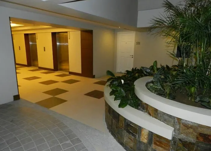 Impressive Two Bedroom Near Conveniences Apartment Manila