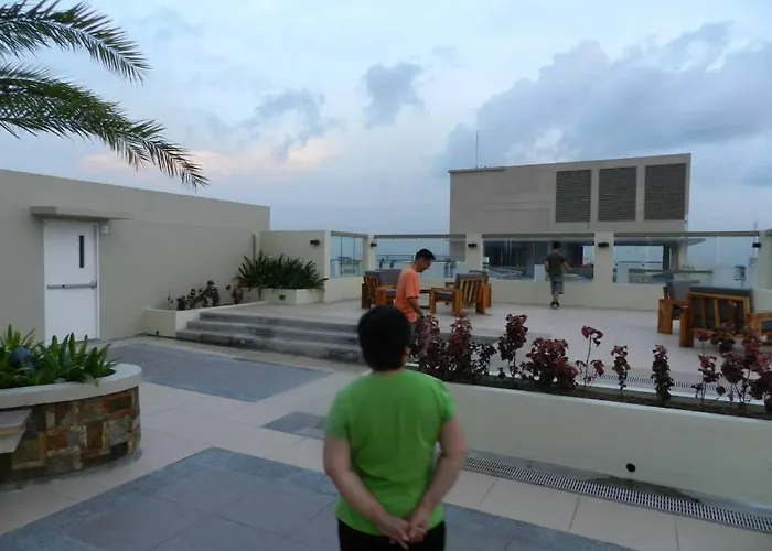 Impressive Two Bedroom Near Conveniences Apartment Manila